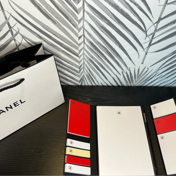 NIB CHANEL LA Collection Stationery Set - Picture 4 of 9